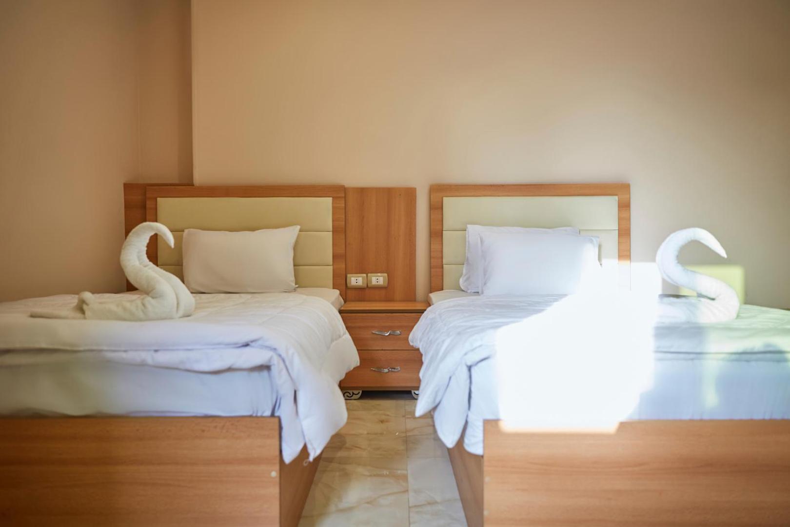 Grand Pyramid View Hotel Kafret el-Gabal Buitenkant foto