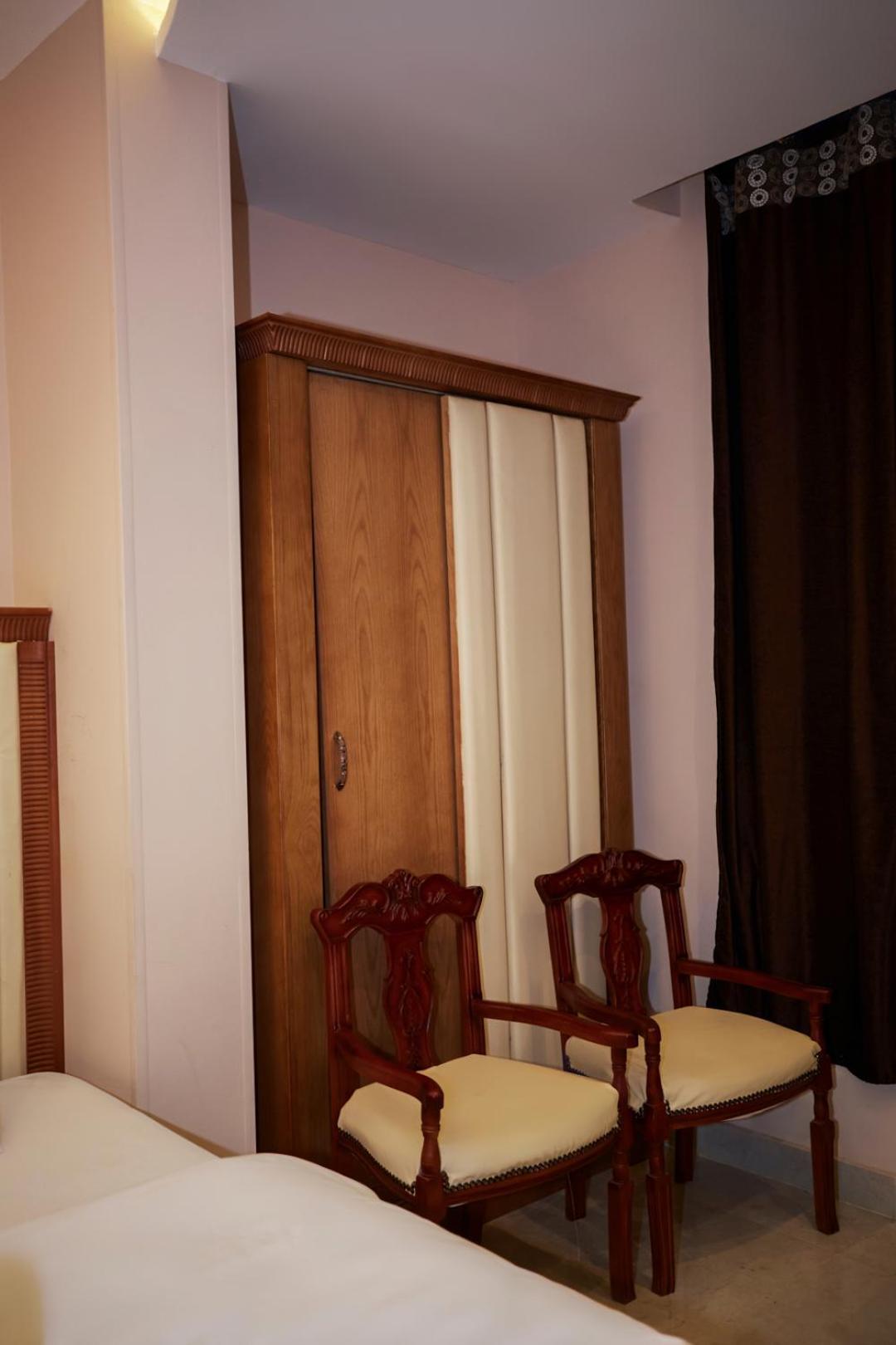 Grand Pyramid View Hotel Kafret el-Gabal Buitenkant foto