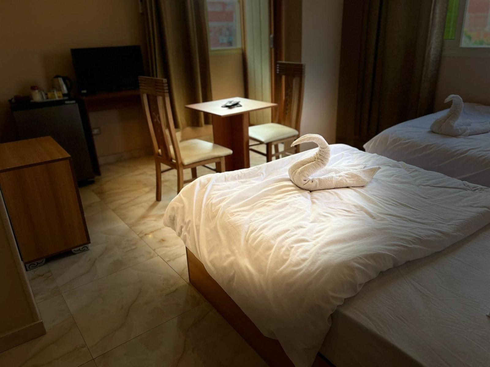 Grand Pyramid View Hotel Kafret el-Gabal Buitenkant foto